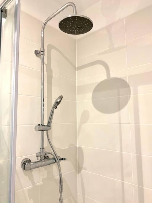 Apartment Cosy - Wifi - Et Commerces A 100m *